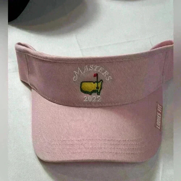 Masters ⛳️⛳️ 2022 Women's Golf Pink Visor - NWT - Picture 1 of 3